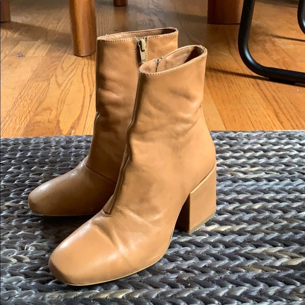 Free People Cecile Tan Leather Bootie size 36, 6.5